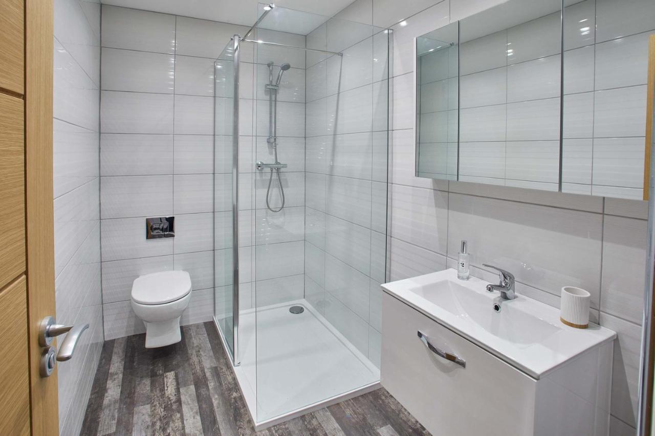 Host & Stay - Apartment One, Hudsons Yard House Whitby Ngoại thất bức ảnh